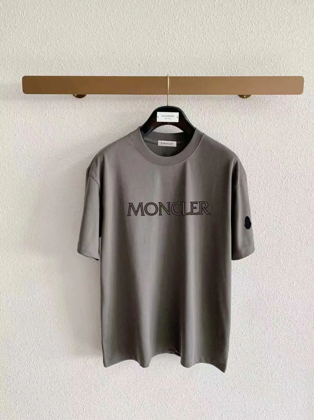 Moncle/ * ，Retro New Arrival ， ， ， ， T Same Style。 :Black White Blue Gray Size:S（90-130 ） M（125-140 ） L（135-160 ） XL（160-180 ） XXL（180-210 ）